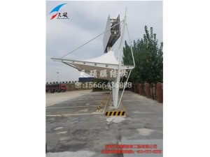 高速服務區充電樁